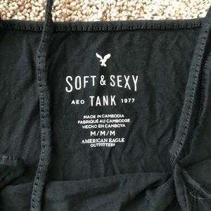 Black Strapy Cropped Tank